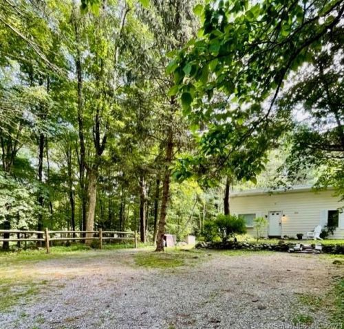 203 Village Rd, Upper-Stepney, CT 06468 exterior