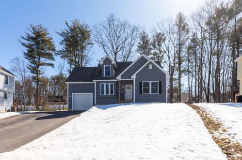 43 Picnic Rock Dr, Dover, NH 03820 exterior