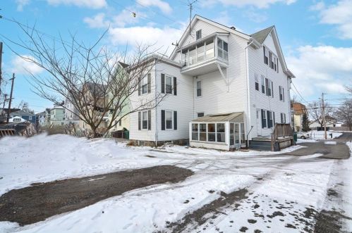 449 Willow St, Woonsocket, RI 02895 exterior