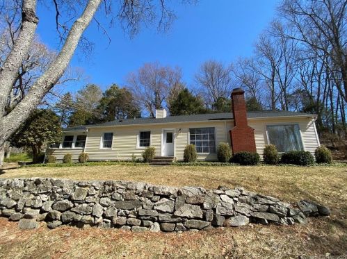 23 Fresh Meadow Rd, Upper Stepney, CT 06468 exterior