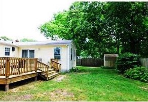 130 Wethersfield Dr, Warwick, RI 02886 exterior