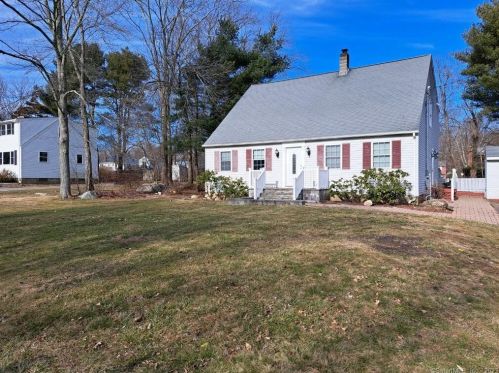 123 Chestnut Dr, Colchester, CT 06415 exterior