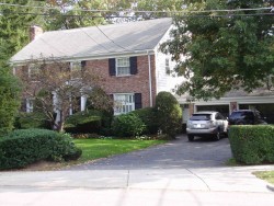 404 Chestnut St, Newton, MA 02468 exterior