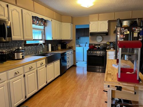 459 Griffin Ridge Rd, Mapleton, ME 04757 exterior