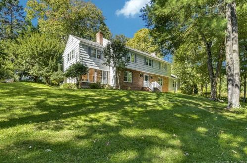 36 Spring Water Ln, New Canaan, CT 06840 exterior