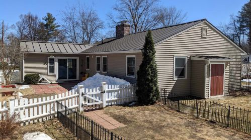 17 Rundlett St, Concord, NH 03301 exterior