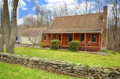 6 Ridge Dr, Ellington, CT 06029 exterior