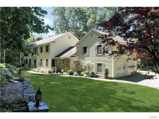 21 Laurel Lk, Weston, CT 06883 exterior