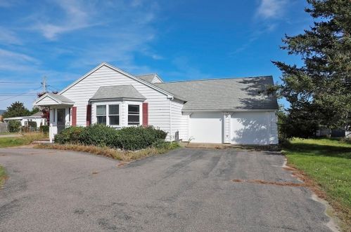 490 Plymouth Ave, Marshfield, MA 02050 exterior