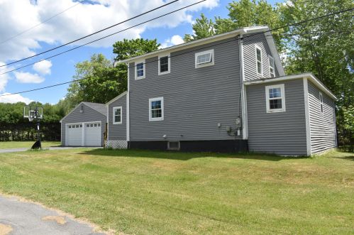 29 Greenwood Park, Winthrop, ME 04364 exterior