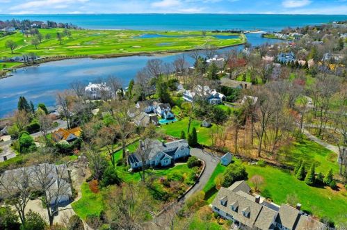 78 Christmas Tree Ln, Southport, CT 06890 exterior