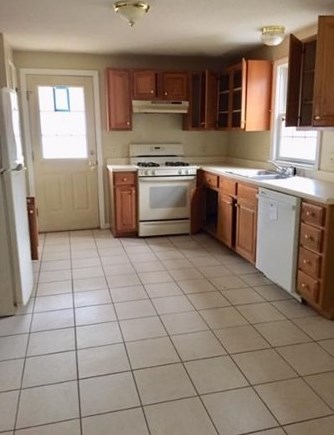 24 Craig St, Springfield, MA 01108 exterior