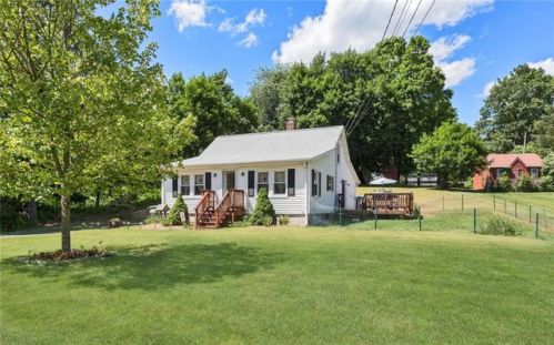 6 Mountain Rd, Brookfield Center, CT 06804 exterior