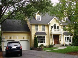 494 Quinobequin Rd, Newton, MA 02468 exterior