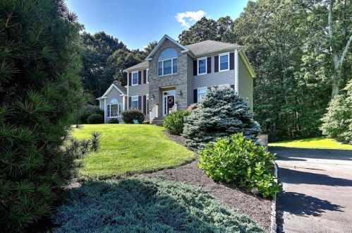 7 Old Hwy, Upper Stepney, CT 06468 exterior