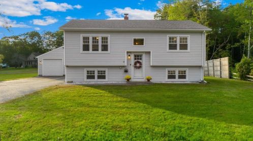 4 Amalfi St, Lisbon, ME 04252 exterior