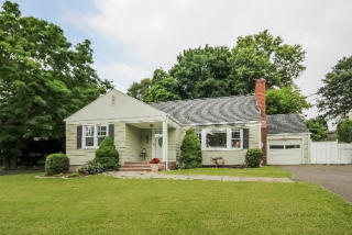 56 Orchard Hill Ln, Fairfield, CT 06824 exterior