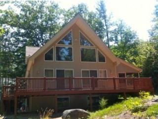 32 Grindel St, Moultonborough, NH 03254 exterior