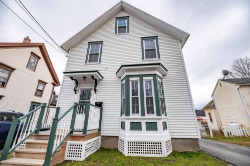12 Middle St, Hallowell, ME 04347 exterior