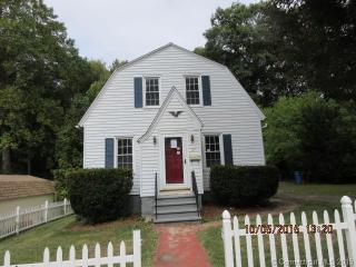 69 Cedar Ave, Waterbury, CT 06705 exterior
