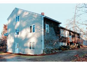 62 North Rd, Sandown, NH 03873 exterior