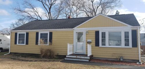 124 Liverpool St, Warwick, RI 02886 exterior