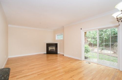 23 Junction Ln, Hamilton, MA 01982 exterior