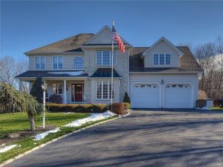 153 Pond View Dr, Watertown, CT 06795 exterior