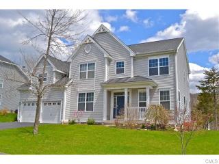 17 Independence Cir, Waterbury, CT 06762 exterior