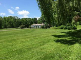 1521 Green River Rd, Williamstown, MA 01267 exterior