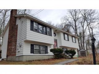 67 Old Derry Rd, Londonderry, NH 03053 exterior