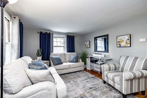277 Edendale St, Springfield, MA 01104 exterior
