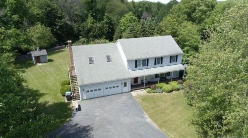 1 Greystone Ct, Gales Ferry, CT 06339 exterior