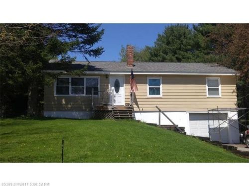 31 Pleasant Hill Dr, Norridgewock, ME 04957 exterior