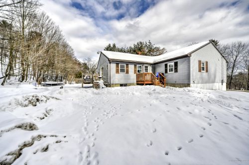 2102 Auburn Rd, Turner, ME 04282 exterior
