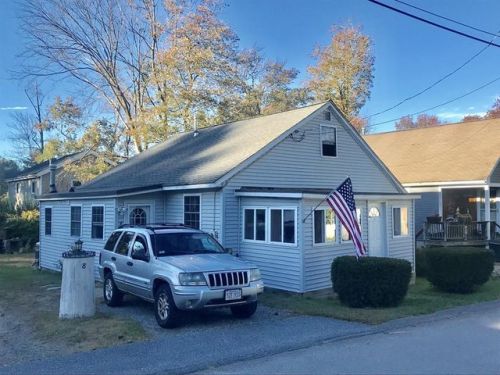 8 Pond Rd, Graniteville, MA 01886 exterior