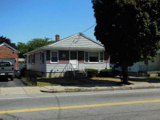 394 Webster Ave, Cranston, RI 02920 exterior