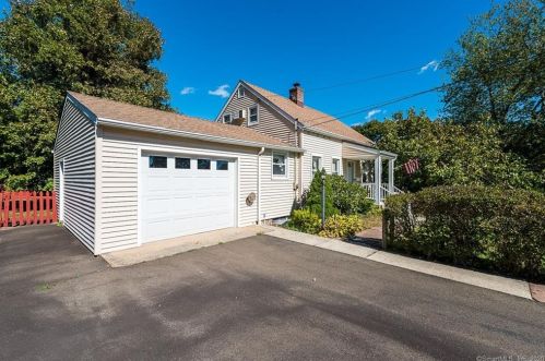 70 Northside Rd, North Haven, CT 06473 exterior