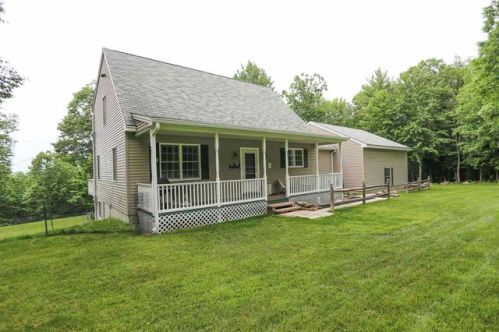 8 Deer Meadow Rd, Concord, NH 03303 exterior