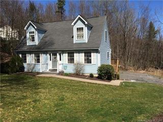 220 Walnut Hill Rd, Litchfield, CT 06787 exterior