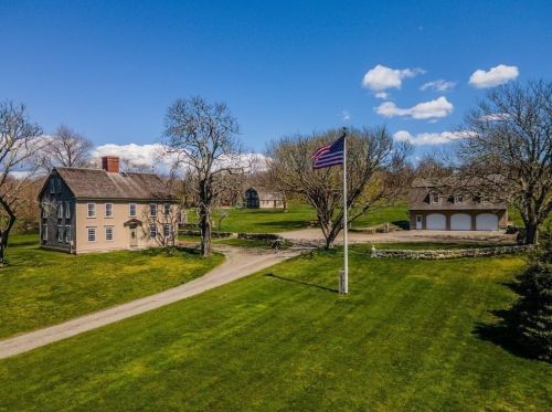 4398 Main Rd, Tiverton, RI 02878 exterior