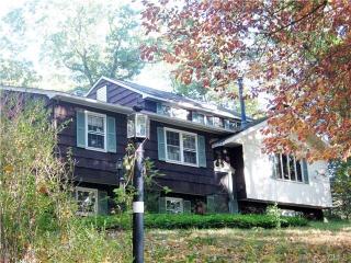 49 Birch Hill Rd, Newtown, CT 06470 exterior