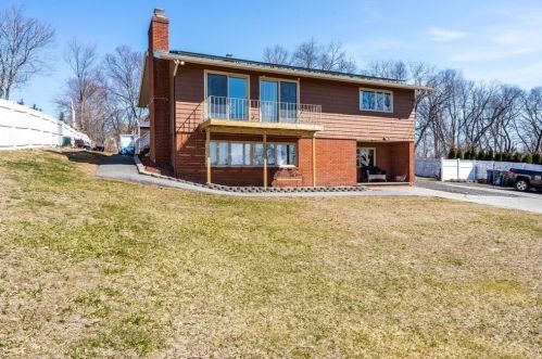 137 Old Marsh Hill Rd, Dracut, MA 01826 exterior