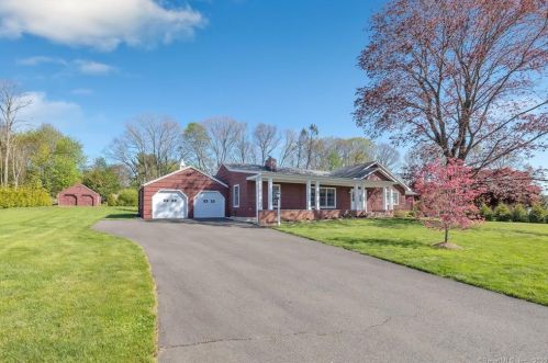 15 Skyline Dr, Huntington, CT 06484 exterior