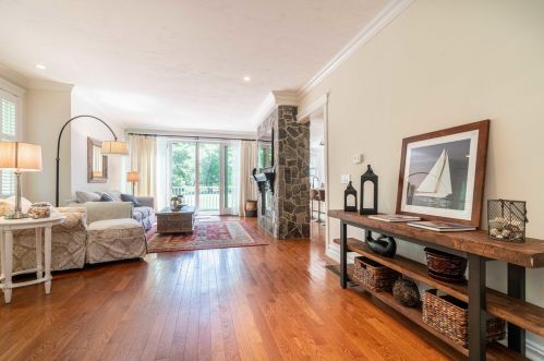2 Quinns Way, Mashpee, MA 02649 exterior