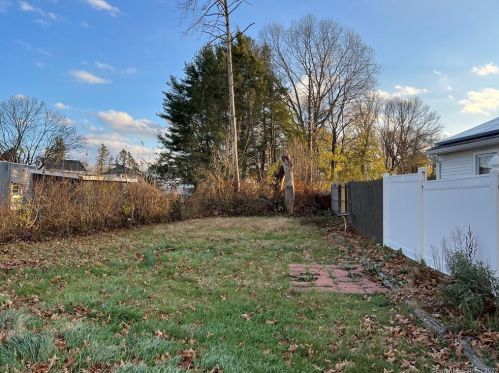 284 Moran St, Waterbury, CT 06704 exterior