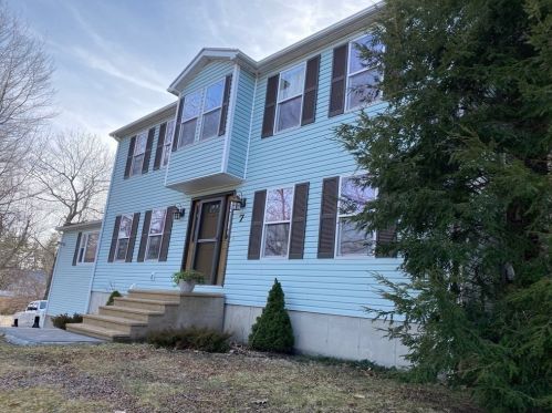 7 Sanfred Rd, Leicester, MA 01524 exterior