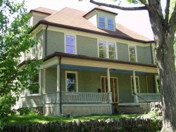 21 Carver Rd, Newton, MA 02461 exterior