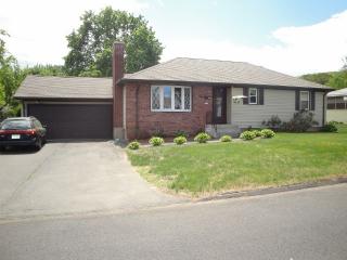 17 Fairview Ave, Bristol, CT 06010 exterior