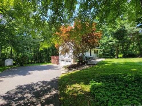 60 Langstroth Dr, Ridgefield, CT 06877 exterior